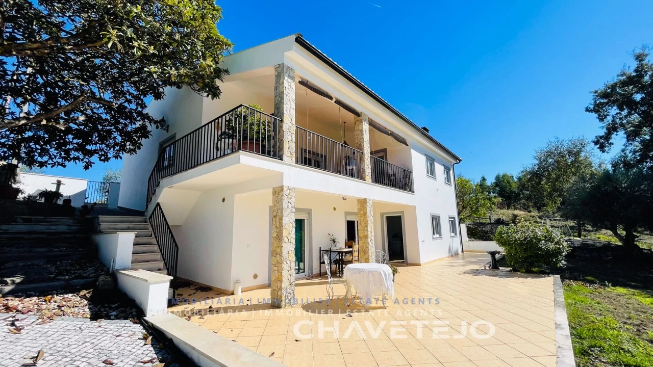 Moradia T3 para Venda em Pousaflores Foto 1