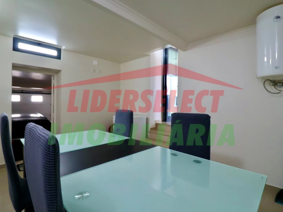 Moradia T3 para Venda em São Pedro da Cadeira Foto 7