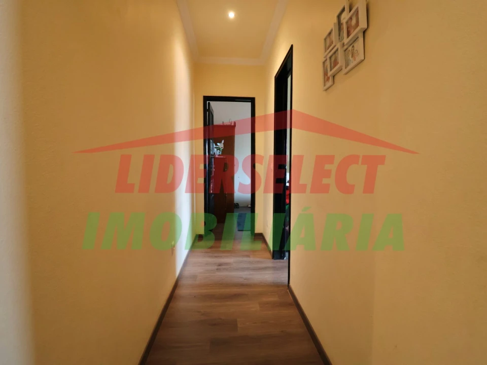 Moradia T3 para Venda em São Pedro da Cadeira Foto 16