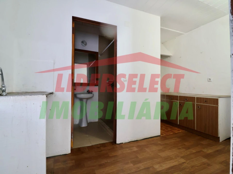 Moradia T3 para Venda em São Pedro da Cadeira Foto 26