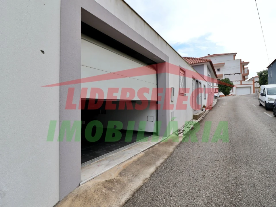 Moradia T3 para Venda em São Pedro da Cadeira Foto 28