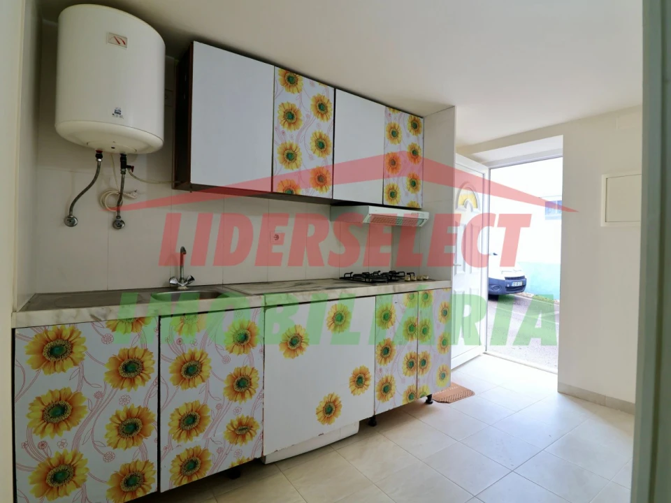 Moradia T3 para Venda em São Pedro da Cadeira Foto 32