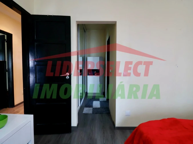 Moradia T3 para Venda em São Pedro da Cadeira Foto 13