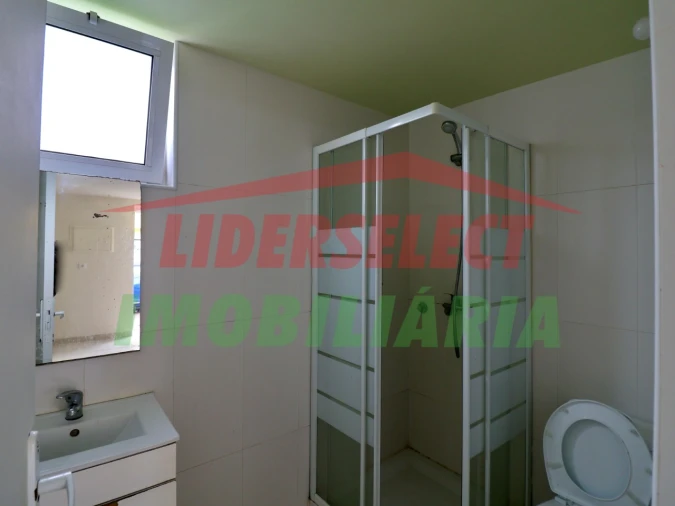 Moradia T3 para Venda em São Pedro da Cadeira Foto 36