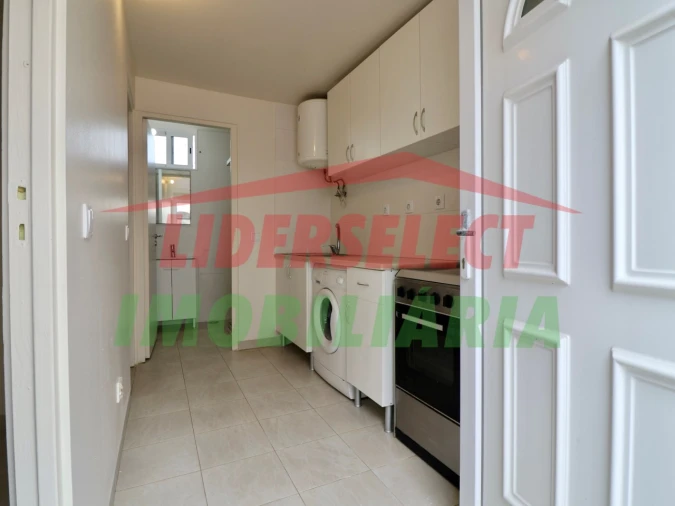 Moradia T3 para Venda em São Pedro da Cadeira Foto 37