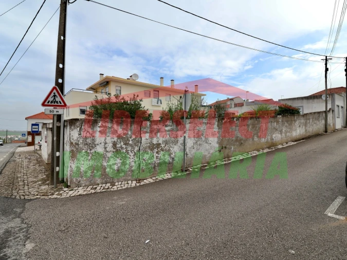 Moradia T3 para Venda em São Pedro da Cadeira Foto 46