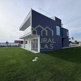Moradia T4 para Venda em Guia