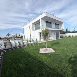 Moradia T4 para Venda em Guia