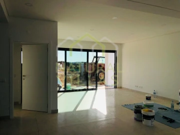 Moradia T4 para Venda em Guia