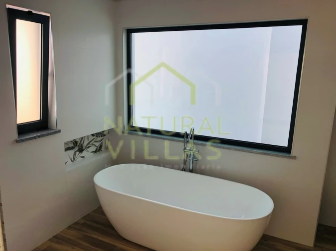 Moradia T4 para Venda em Guia Foto 13