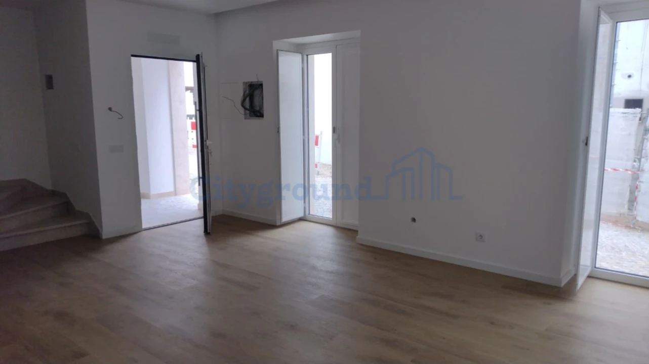 Moradia T2 para Venda em Nossa Senhora da Piedade Foto 3