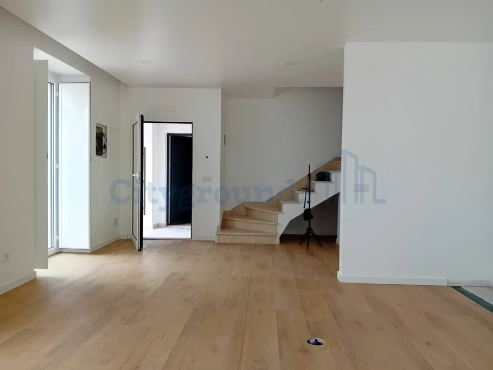 Moradia T2 para Venda em Nossa Senhora da Piedade Foto 3