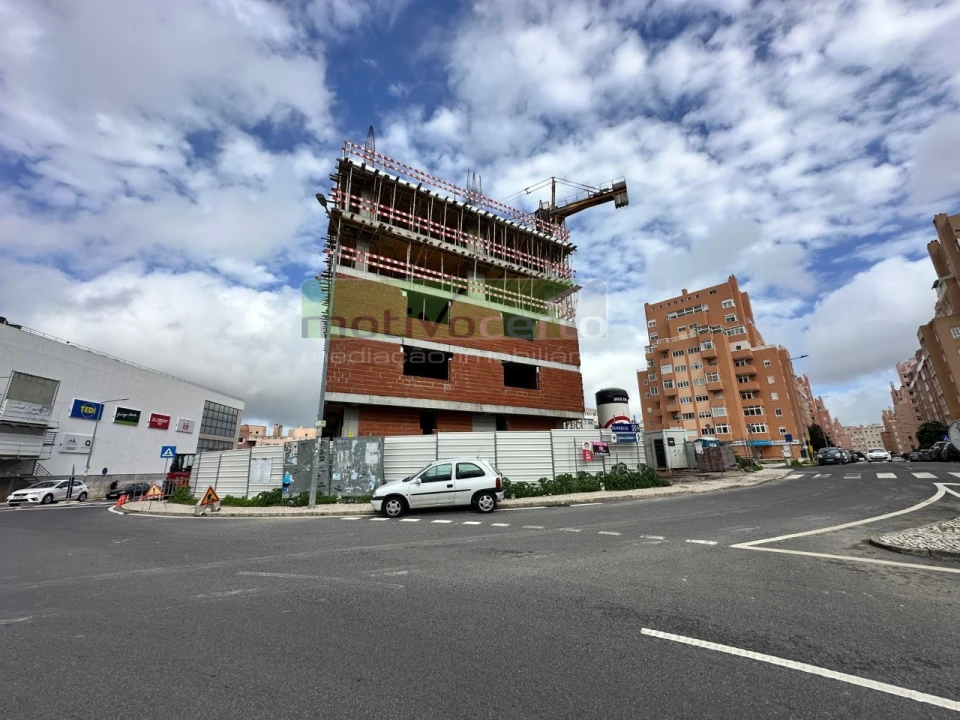 Apartamento T3 para Venda em Rio de Mouro Foto 8