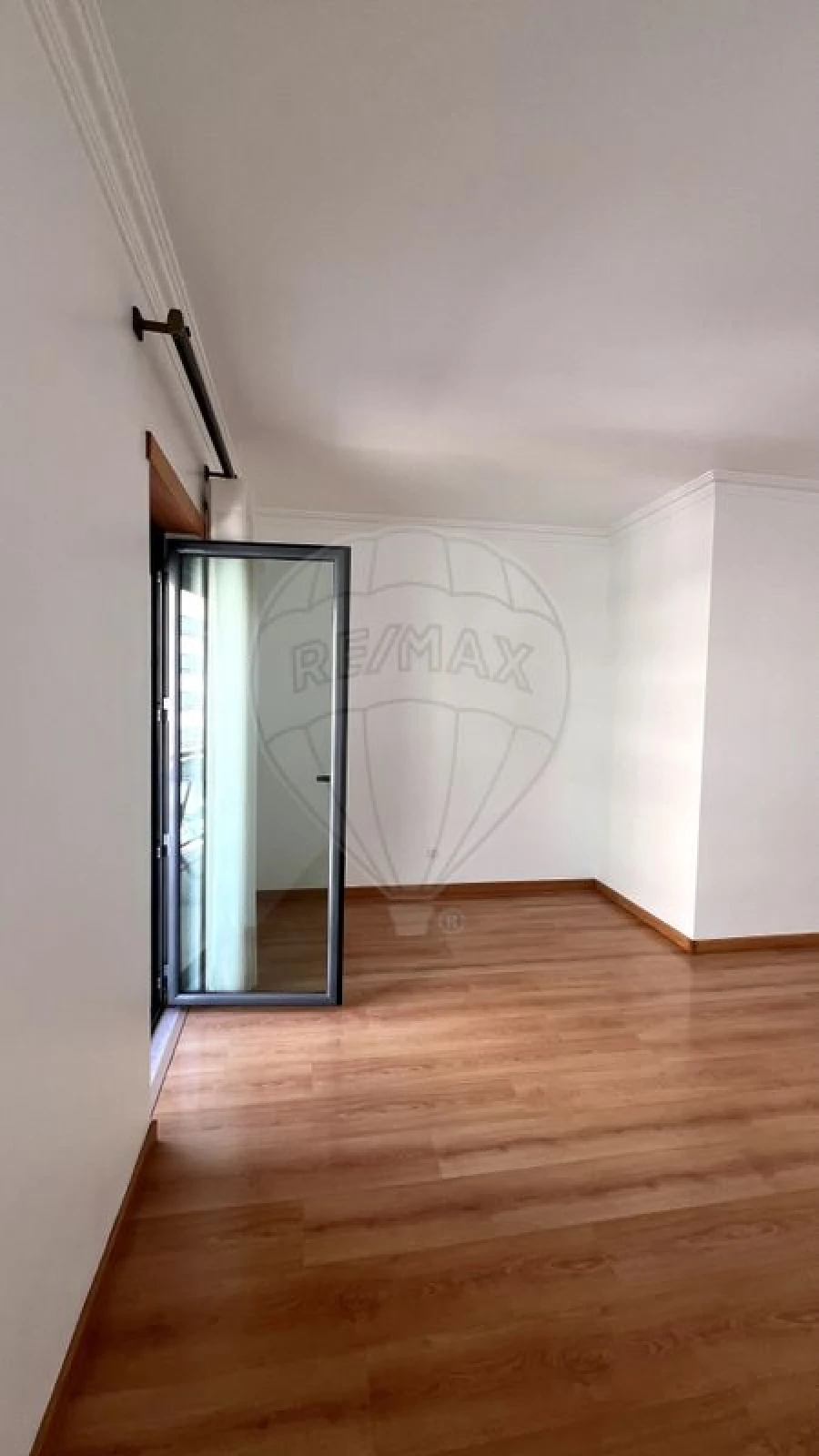 Apartamento T2 para Arrendamento em Santo António dos Cavaleiros e Frielas Foto 13