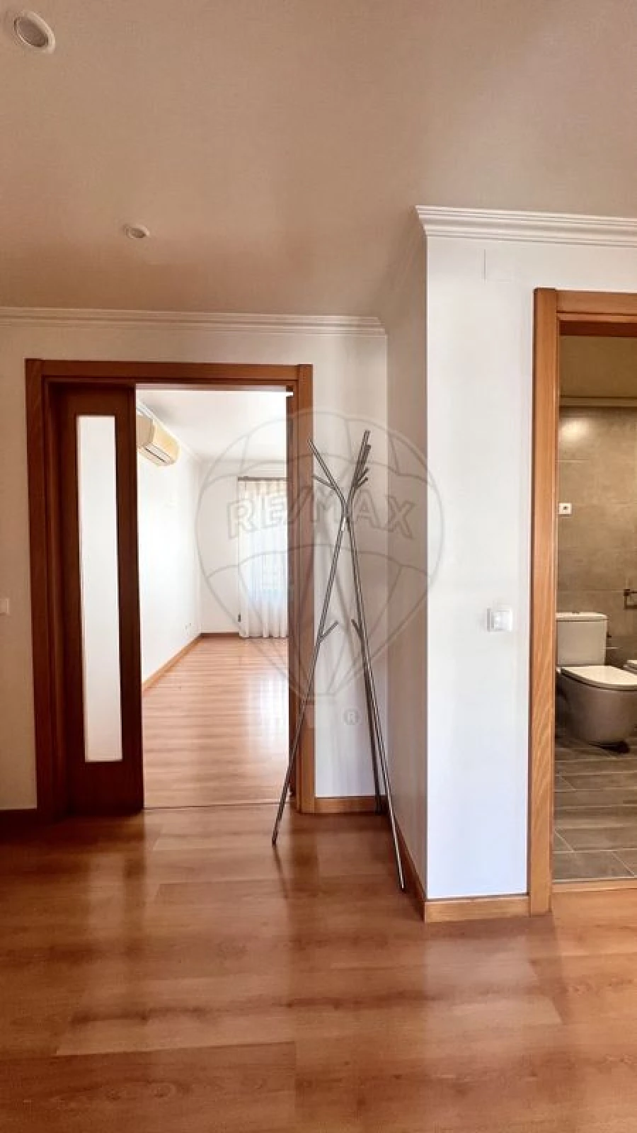 Apartamento T2 para Arrendamento em Santo António dos Cavaleiros e Frielas Foto 7