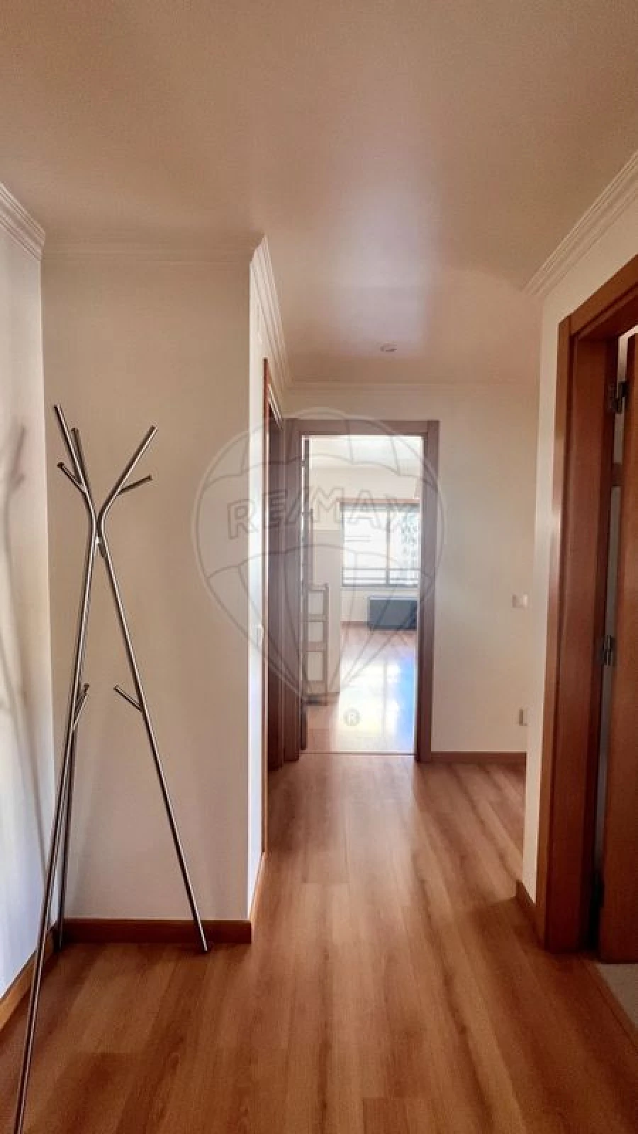 Apartamento T2 para Arrendamento em Santo António dos Cavaleiros e Frielas Foto 6