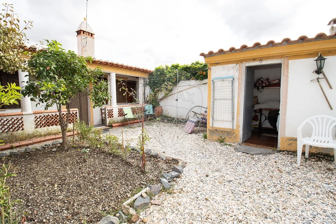 Moradia T2 para Venda em Povoa de São Miguel Foto 23