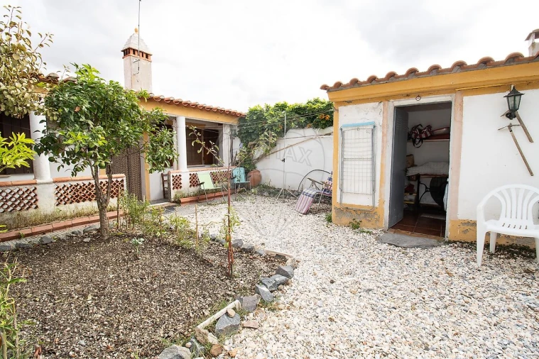 Moradia T2 para Venda em Povoa de São Miguel Foto 23