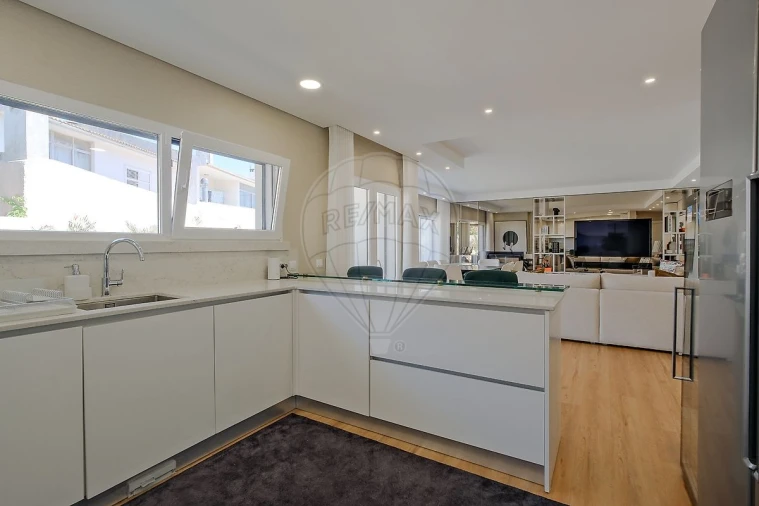 Moradia T4 para Arrendamento em São Domingos de Rana Foto 16