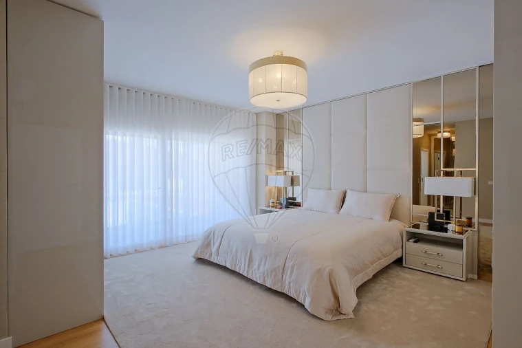 Moradia T4 para Arrendamento em São Domingos de Rana Foto 32