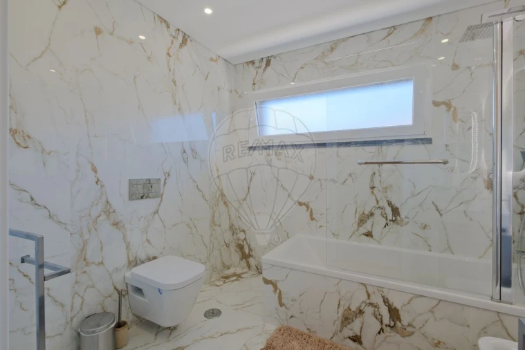 Moradia T4 para Arrendamento em São Domingos de Rana Foto 25