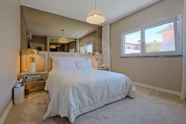 Moradia T4 para Venda em São Domingos de Rana Foto 8