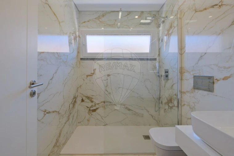 Moradia T4 para Venda em São Domingos de Rana Foto 2