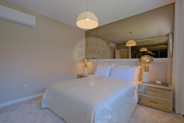 Moradia T4 para Venda em São Domingos de Rana Foto 9