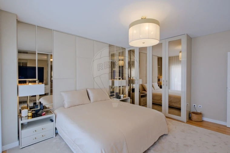 Moradia T4 para Venda em São Domingos de Rana Foto 33