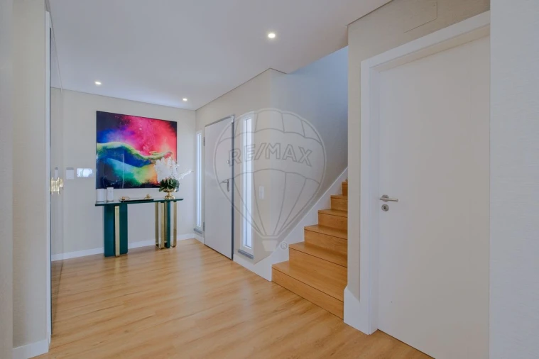 Moradia T4 para Venda em São Domingos de Rana Foto 10