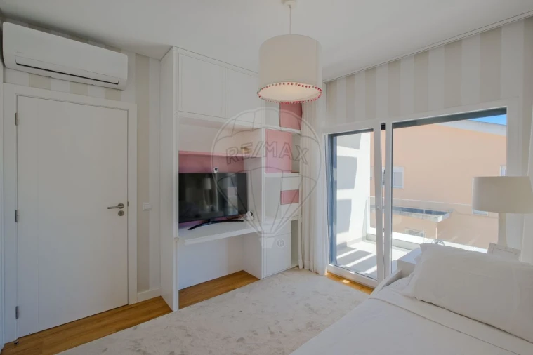 Moradia T4 para Venda em São Domingos de Rana Foto 31