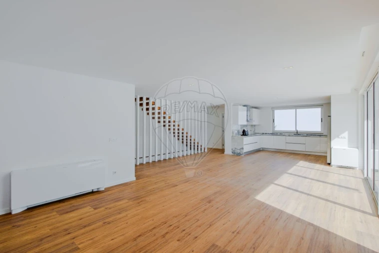 Moradia T3 para Arrendamento em Alcabideche Foto 12