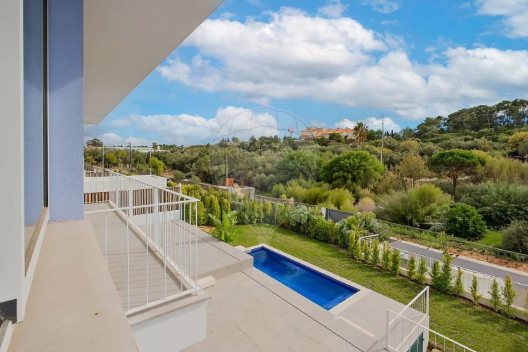 Moradia T3 para Arrendamento em Alcabideche Foto 35