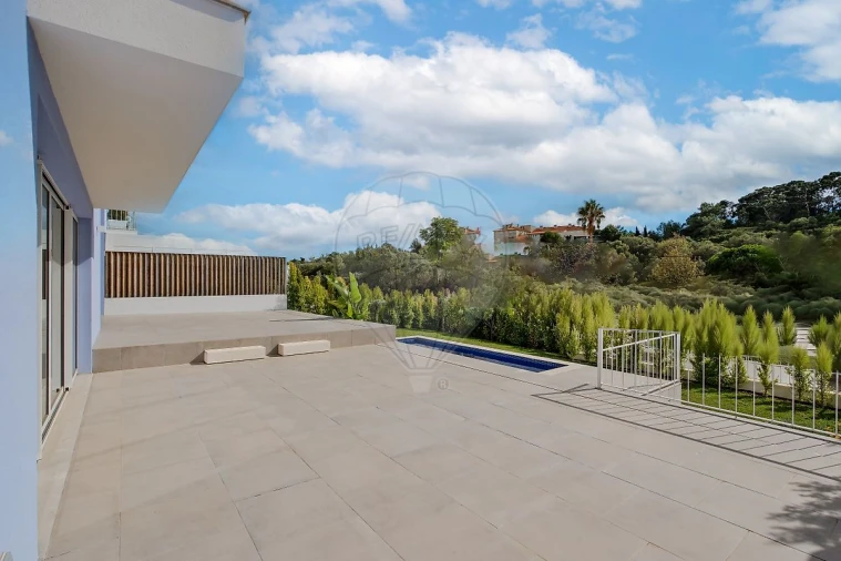 Moradia T3 para Arrendamento em Alcabideche Foto 10