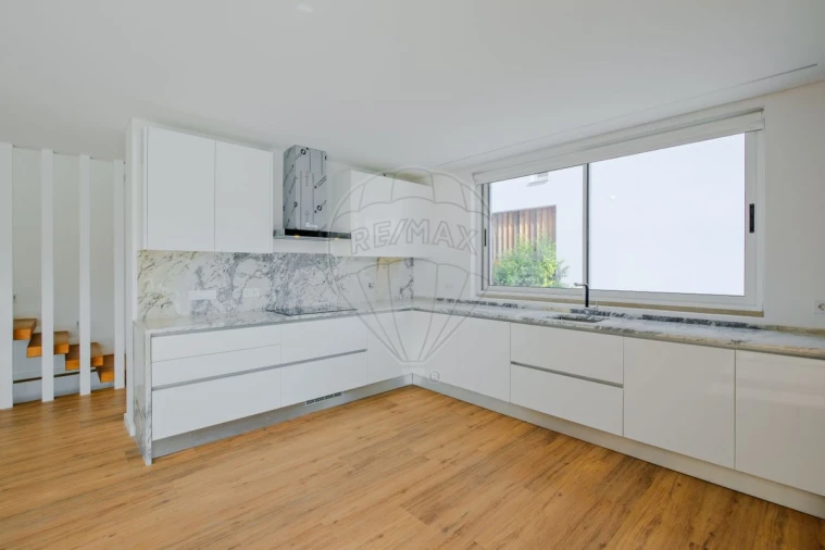 Moradia T3 para Arrendamento em Alcabideche Foto 13