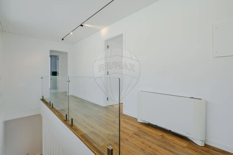 Moradia T3 para Arrendamento em Alcabideche Foto 21