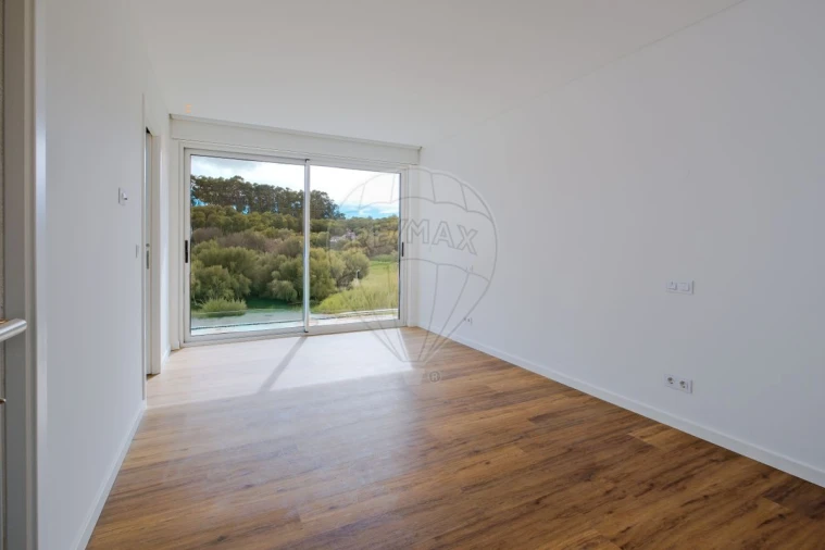 Moradia T3 para Arrendamento em Alcabideche Foto 26