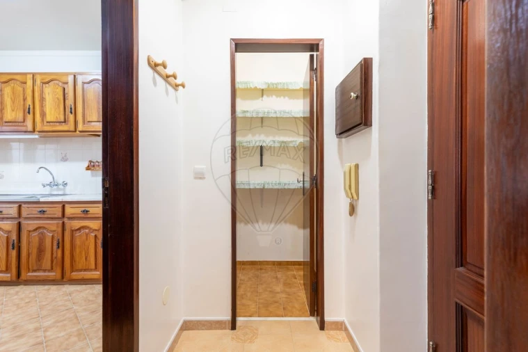 Apartamento T1 para Venda em Vimeiro Foto 12