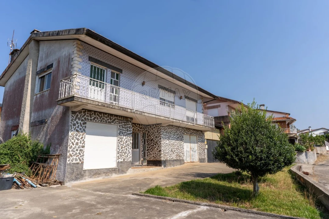 Moradia T4 para Venda em Recardães e Espinhel Foto 1