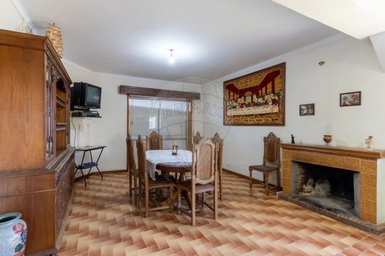 Moradia T4 para Venda em Recardães e Espinhel Foto 4