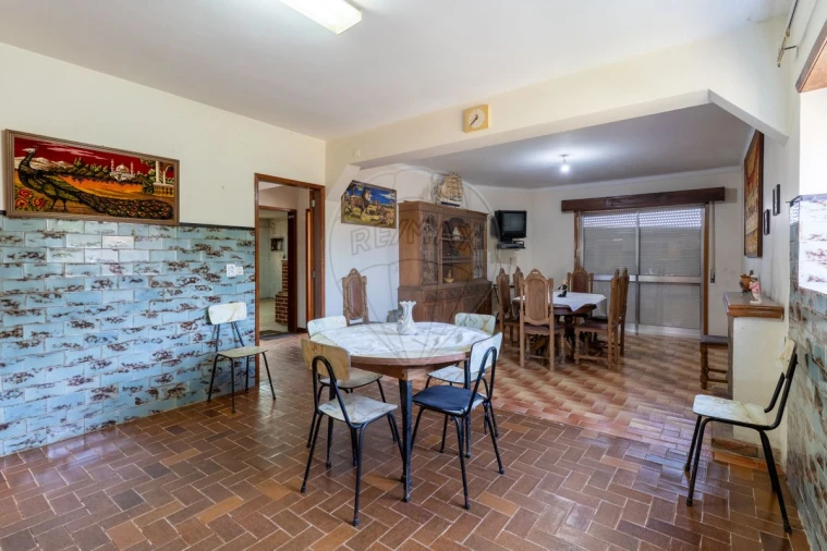 Moradia T4 para Venda em Recardães e Espinhel Foto 6