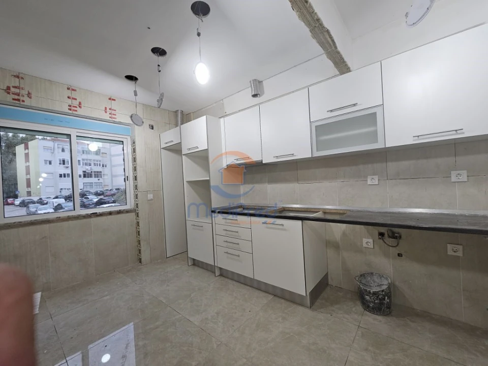 Apartamento T2 para Venda em Almada, Cova da Piedade, Pragal e Cacilhas Foto 2