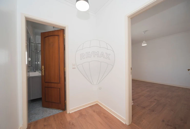 Apartamento T2 para Arrendamento em Carcavelos e Parede Foto 18