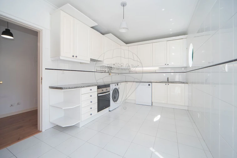 Apartamento T2 para Arrendamento em Carcavelos e Parede Foto 8