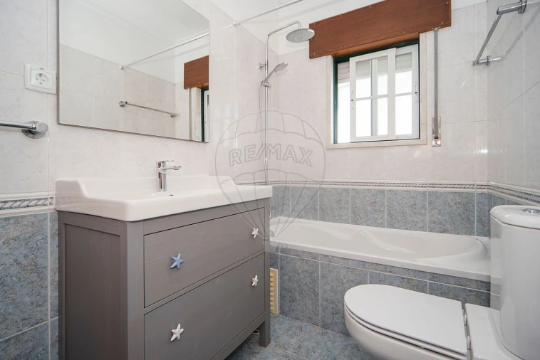 Apartamento T2 para Arrendamento em Carcavelos e Parede Foto 13