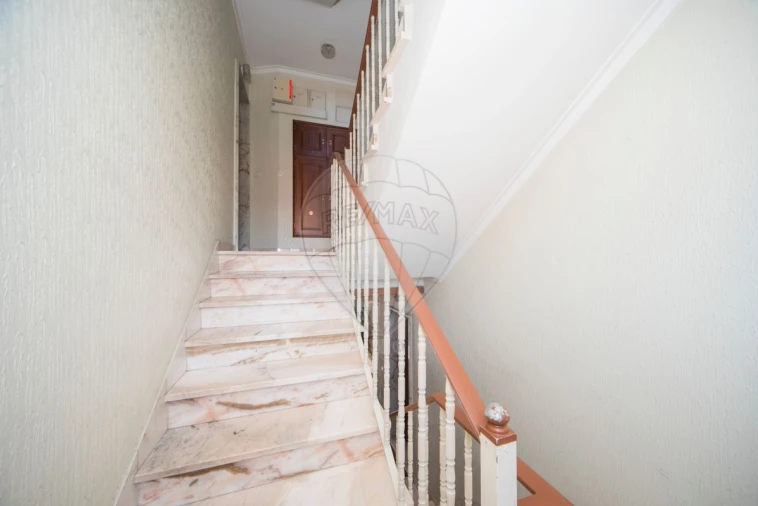 Apartamento T2 para Arrendamento em Carcavelos e Parede Foto 23