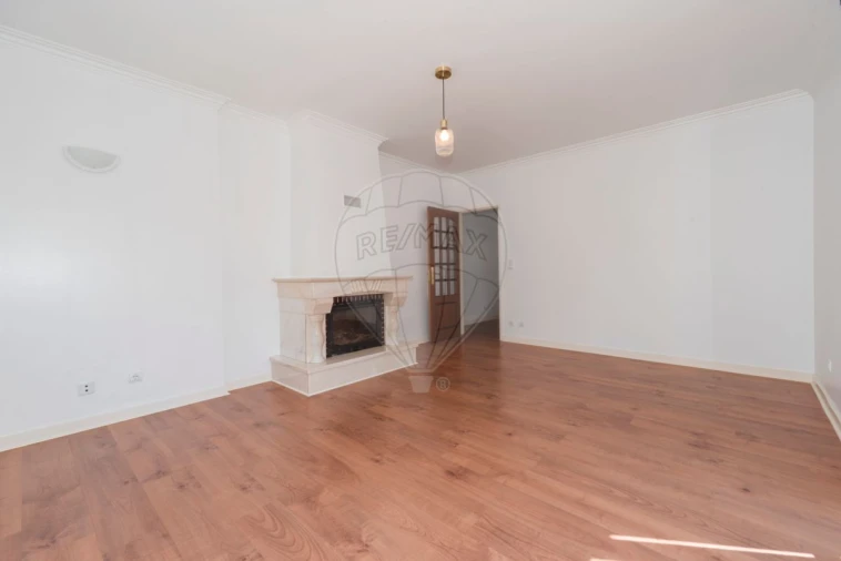 Apartamento T2 para Arrendamento em Carcavelos e Parede Foto 3