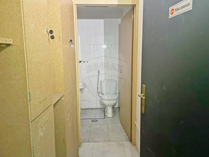 Loja para Arrendamento em Barcarena Foto 15