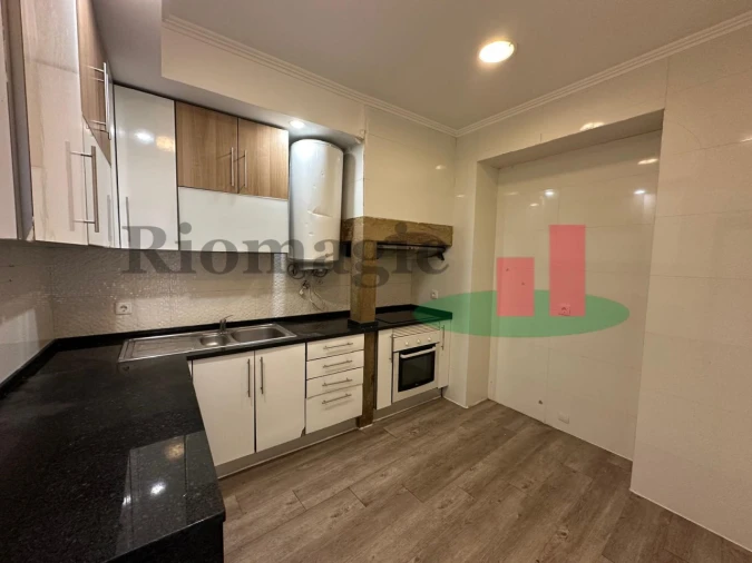 Apartamento T3 para Venda em Santa Maria Maior Foto 8