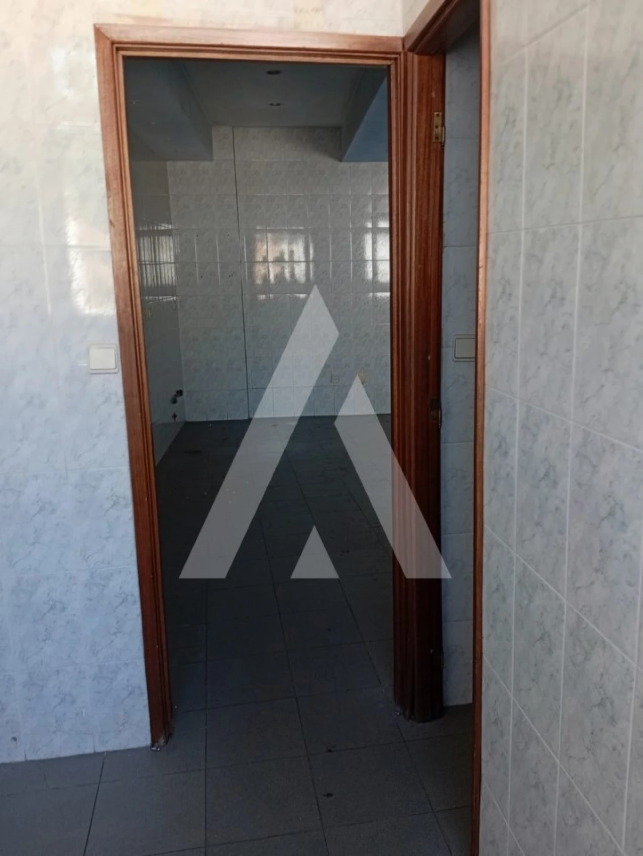 Loja para Arrendamento em Penafiel Foto 3